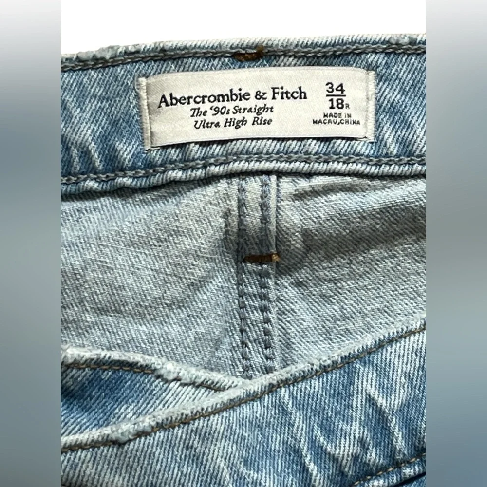 Abercrombie and Fitch 90s Straight ultra high rise 34 18r NWT IRREGULAR